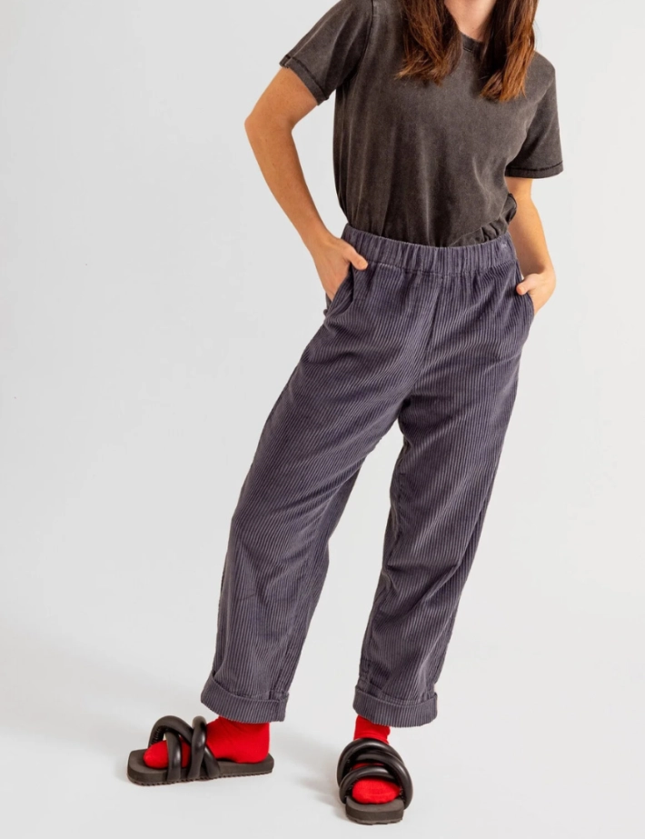 FAM Paris Jean Mom Confort en Velours Gris - 8