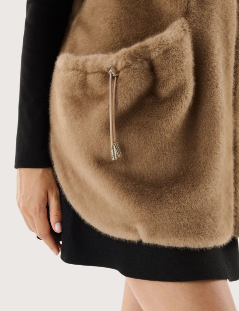 Giovanni Paris Manteau Femme en Fausse Fourrure sans Manches Maury Taupe - 4