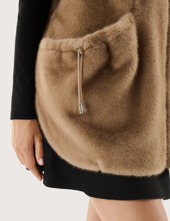 Giovanni Paris Manteau Femme en Fausse Fourrure sans Manches Maury Taupe - 4